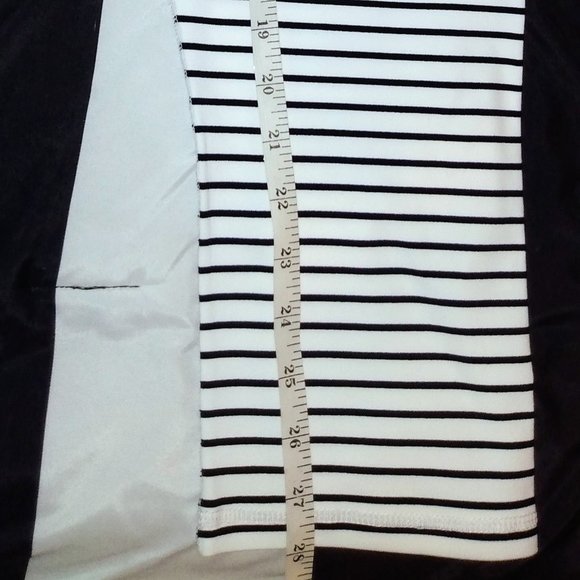 Glyder Mantra Crop White & Black Stripe (Lululemon Quiet Stripe dupe) - Picture 10 of 13